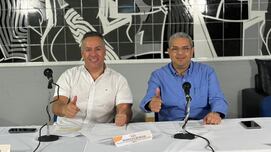 El alcalde de Pereira, Mauricio salazar (izq.) junto al secretario de Salud de la ciudad, Rodolfo Burgos.